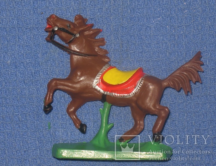 Лошадь резиновая коричневая ГДР