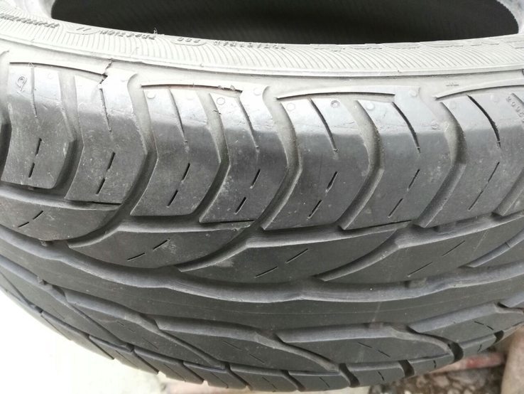 205/ 55 R16  UNIROYAL THE RAIN TYPE