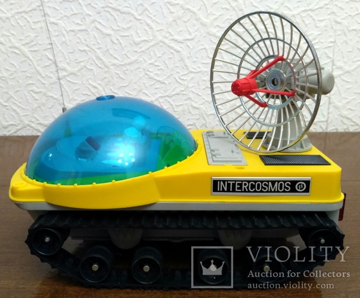 Радиоуправляемая игрушка "Планетоход-6"