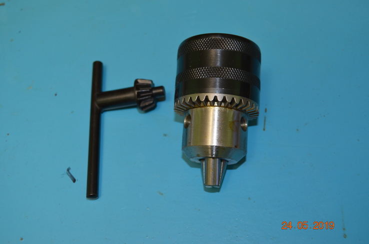 Патрон и ключ для електрического и ручного инструмента 1,5-13 мм.В12.
