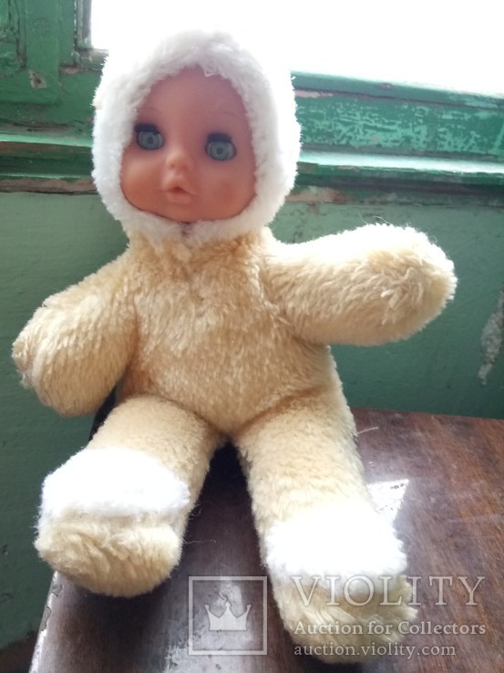 Кукла в  бежевом меховом комбинезон - теле, винтажная., фото №2