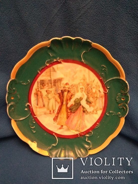Старинная настенная фарфоровая сюжетная тарелка. Боярская серия, фото №2
