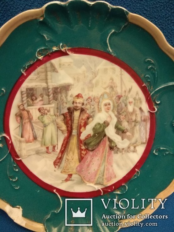 Старинная настенная фарфоровая сюжетная тарелка. Боярская серия, фото №9