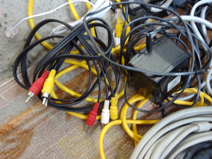 Разные кабели и зарядки, фото №10