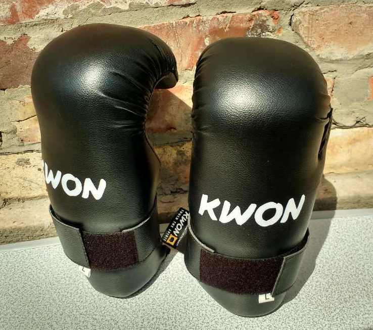 Перчатки Kwon, Germany
