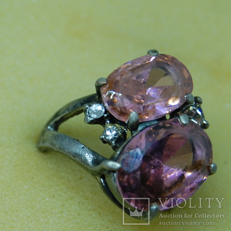 Кольцо с крупными розовыми камнями. Камни - стекло, фото №2