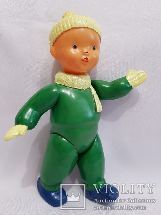 Целлулоид кукла спортсмен лыжник мальчик в шапке и шарфе 21 см. клеймо СССР мишка, фото №3