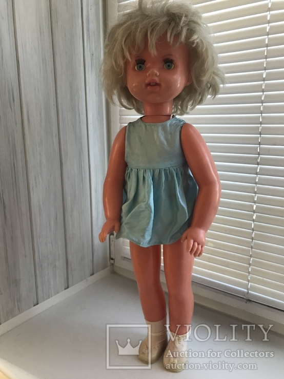 Кукла красивая 65 см. в родной одежде.