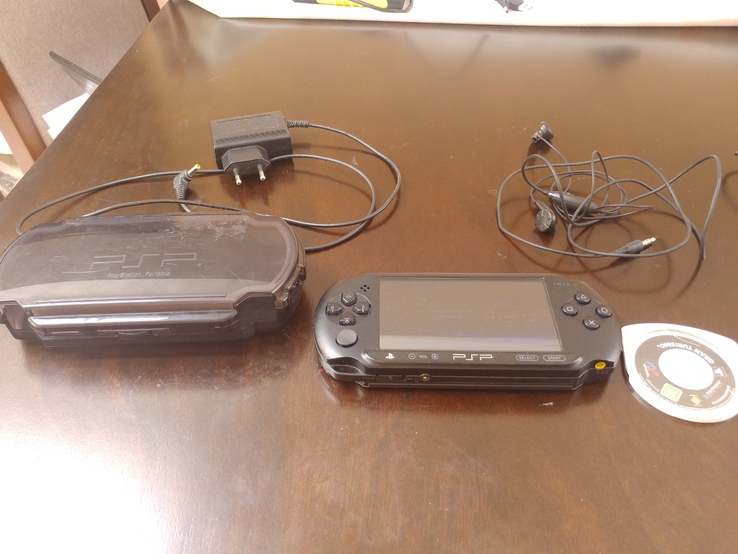 Игровая приставка Sony PSP E1008 прошитая + флешка 16GB c играми + Наушники, фото №3