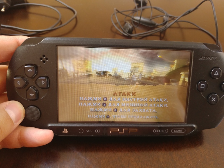 Игровая приставка Sony PSP E1008 прошитая + флешка 16GB c играми + Наушники, фото №9