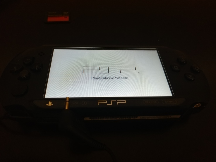 Игровая приставка Sony PSP E1004 прошитая + флешка 32GB c играми + Наушники SONY., numer zdjęcia 7