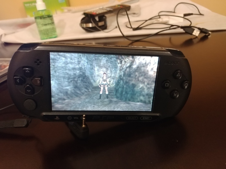 Игровая приставка Sony PSP E1004 прошитая + флешка 32GB c играми + Наушники SONY., фото №9