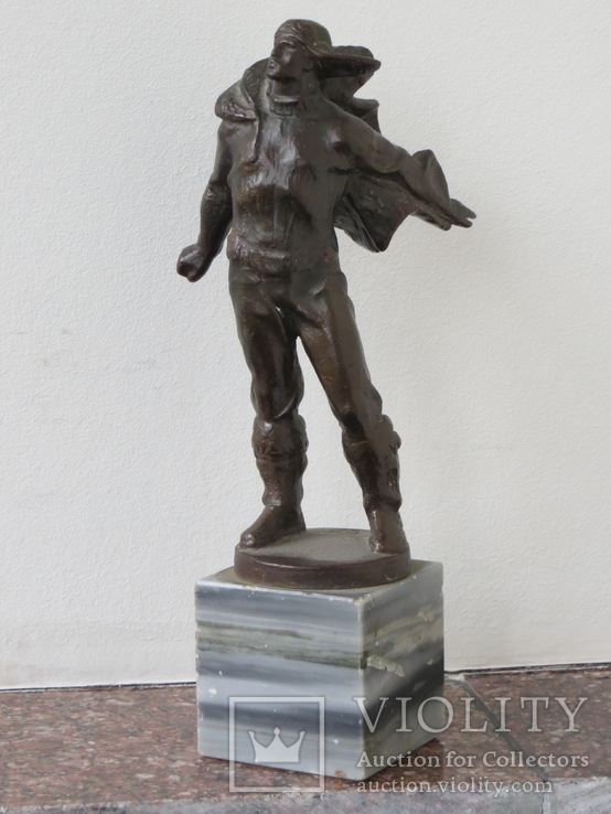 Скульптура "Покорители стратосферы", СССР
