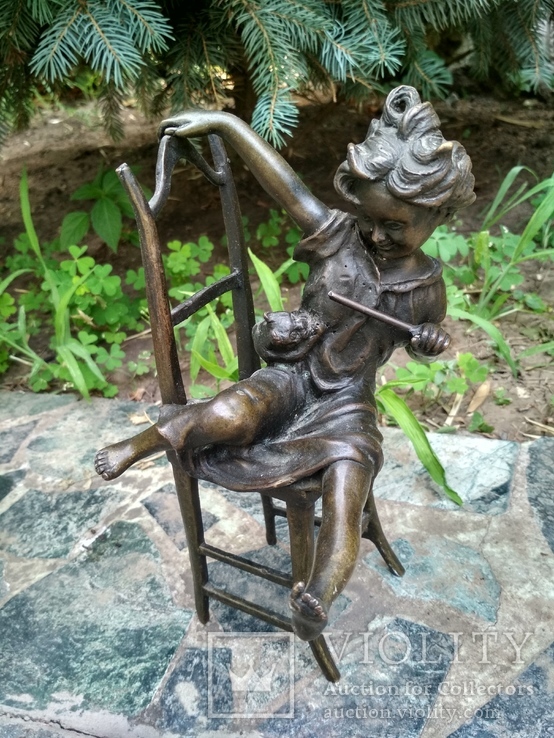 Девочка с котом на стуле авторская статуэтка подпись Франция, фото №4