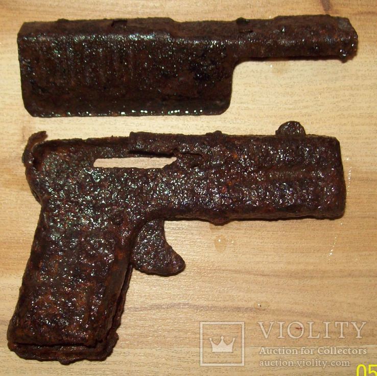 Пістолет та деталь до пістолета на реставрацію, фото №3