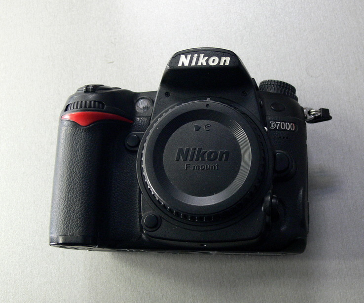 Nikon d7000 body