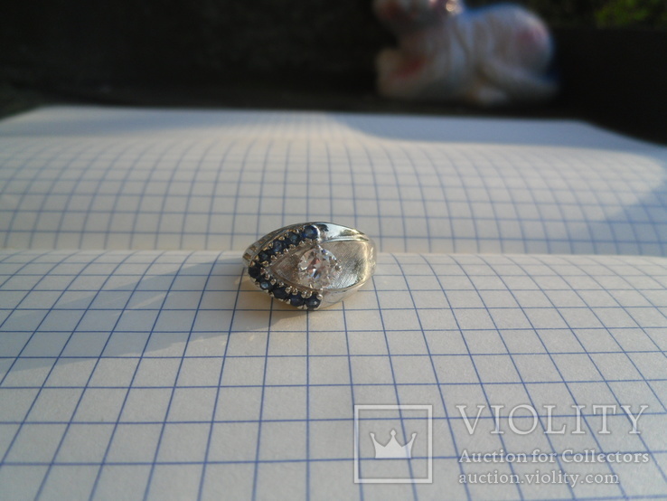 Золотое кольцо с бриллиантом 0,6 Кт и зелено-голубыми бриллиантами, фото №2