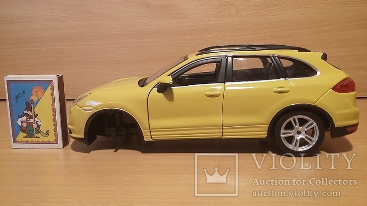 Игрушка модель автомобиля Porsche Cayenne Turbo 1/24 Burago