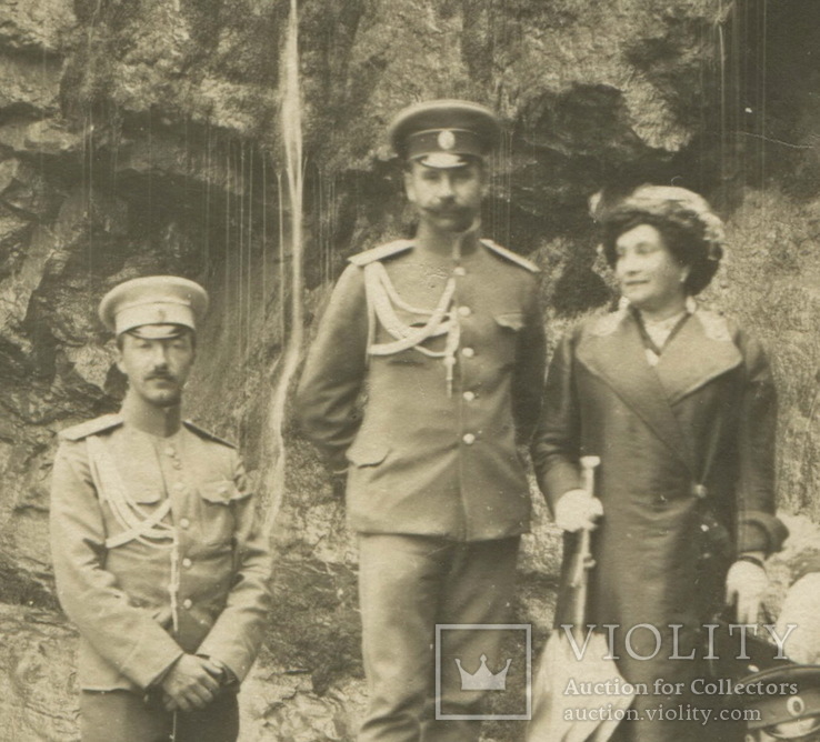 Гусарский офицер с др. офицерами и гражданскими у водопада Учан-Су близ Ялты. 1913 г., фото №5