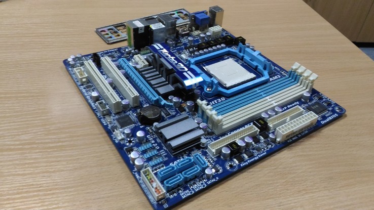 Материнская плата Gigabyte GA-880GM-UD2H (sAM3, AMD 880G, PCI-Ex16), photo number 2