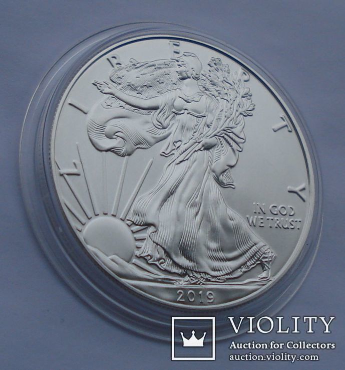 2019 г - 1 доллар США,унция серебра в капсуле