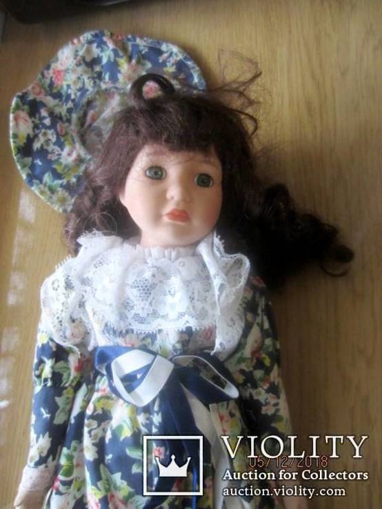 Кукла коллекционная фарфоровая Promenade Collection Elizabeth, фото №3