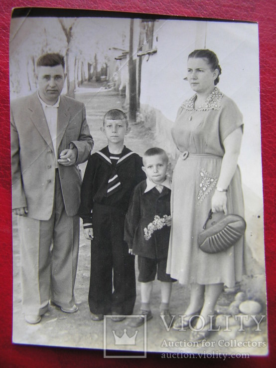 Семья собралась на 1 Мая 1958 г. (г. Фрунзе)