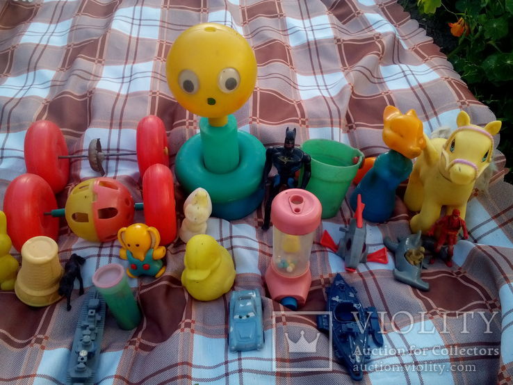 Пластмассовые игрушки
