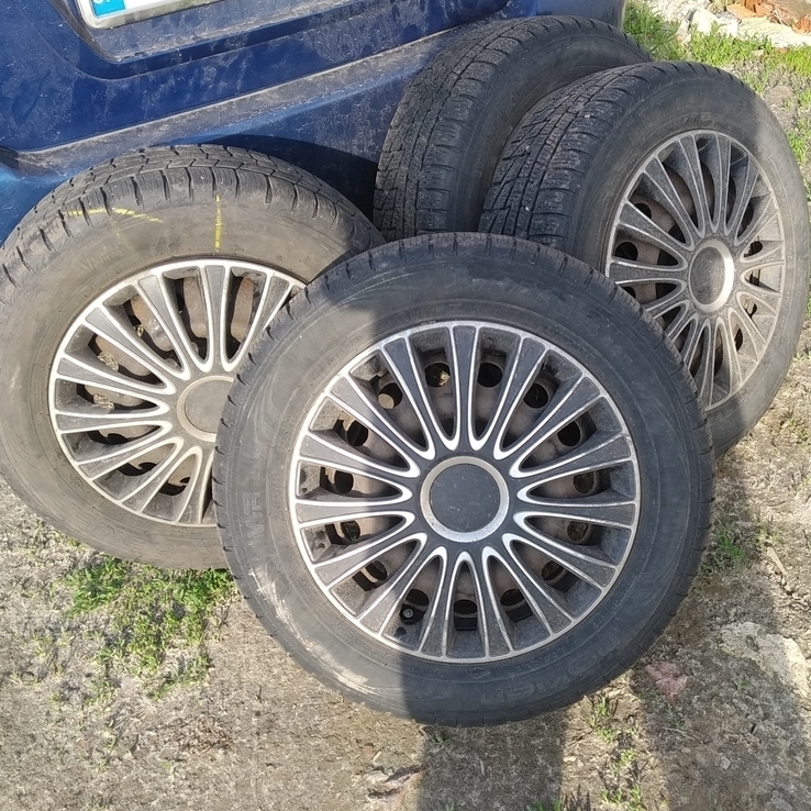 5 Колес зимние nokian в сборе 175/65   R14