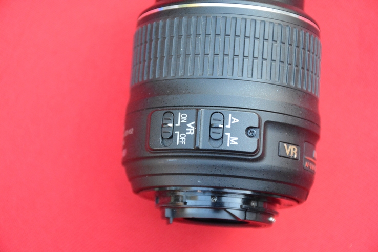 Nikon 18-55mm f/3.5-5.6G AF-S DX VR, фото №4