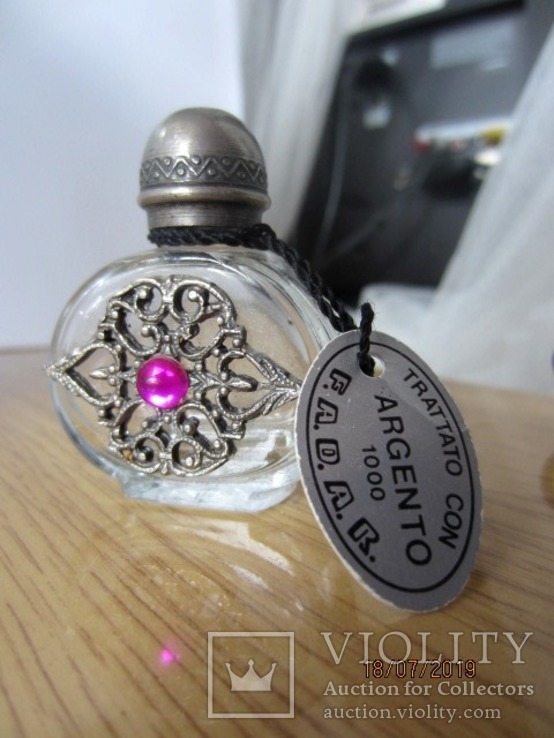 Стеклянная бутылка для парфюмерии винтаж, фото №2