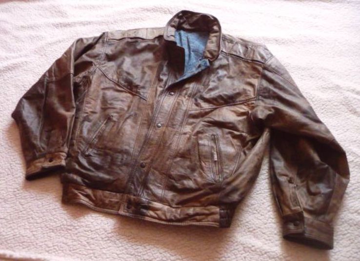 Большая кожаная мужская куртка. Лот 606, фото №2