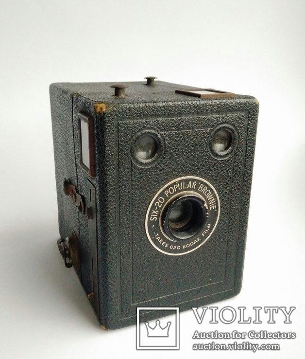 Винтажная плёночная камера Six-20 popular brownie. Kodak