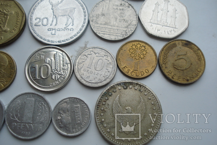 Монеты иностранные- 33 шт.+ 1 жетон, фото №8