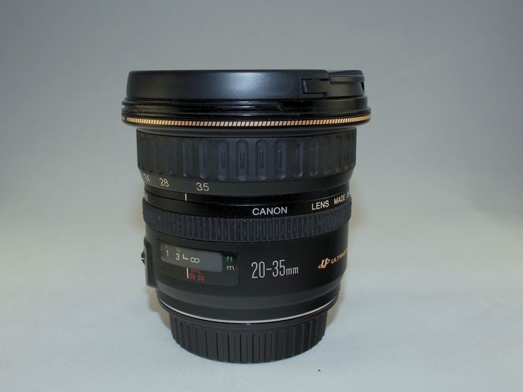 Canon EF 20-35mm f/3.5-4.5 USM, photo number 2