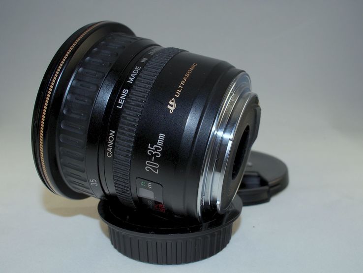 Canon EF 20-35mm f/3.5-4.5 USM, фото №6