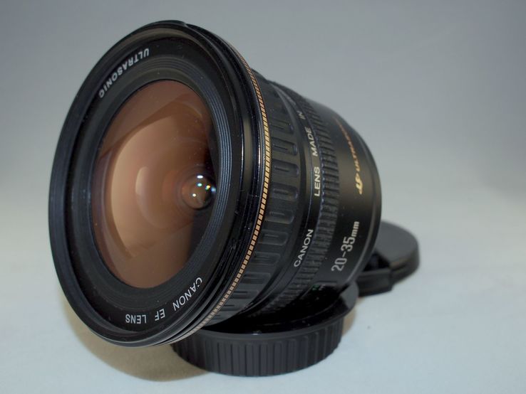Canon EF 20-35mm f/3.5-4.5 USM, фото №7