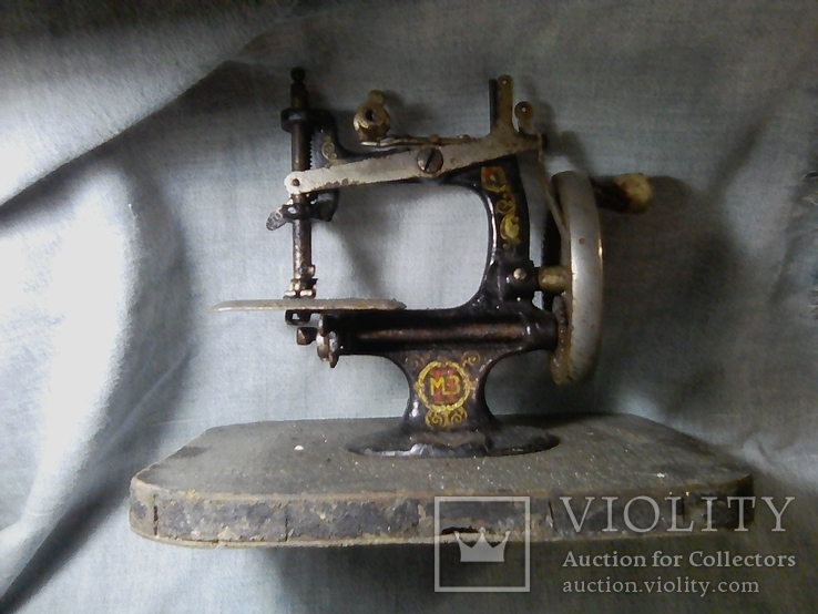 Старинная детская швейная машинка МПЗ