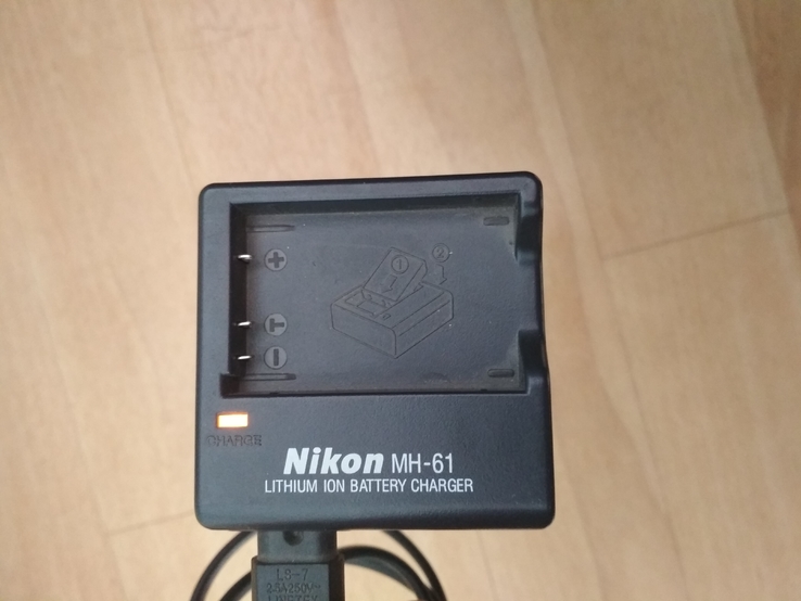 Зарядний пристрій для акумуляторів Nikon MH-61, фото №2