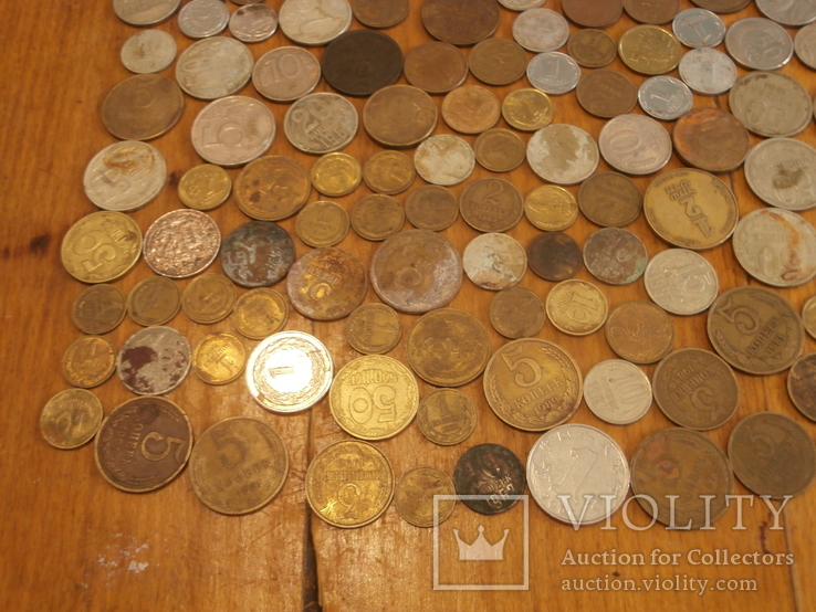 Большая коллекция разных монет, фото №9