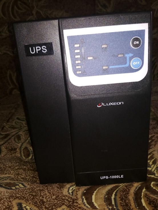 Источник бесперебойного питания ИБП Luxeon UPS-1000LE