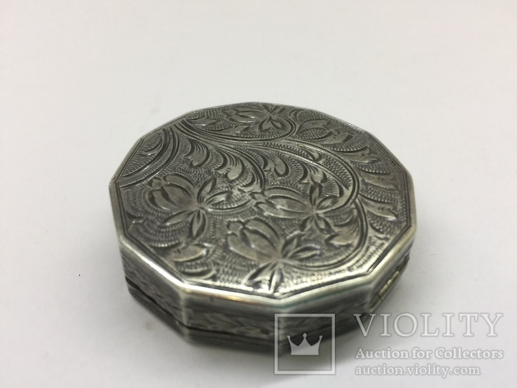 Пудреница или коробочка старинная винтаж серебро 900
