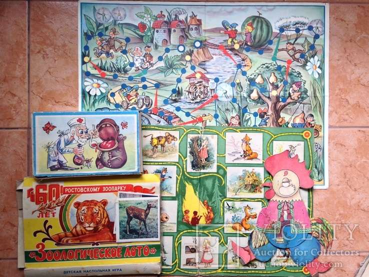 2 поля от настольных игр Незнайка Сказки  2 упаковки игр   Бумажный петушок СССР