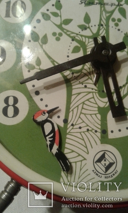 Часы-будильник "Янтарь" с дятлом-маятником...  новые, фото №2