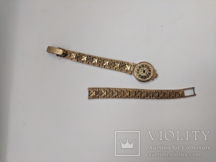 Женские часы AU с браслетом