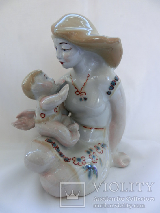 Фарфоровая статуэтка Мать и Дитя, фото №3