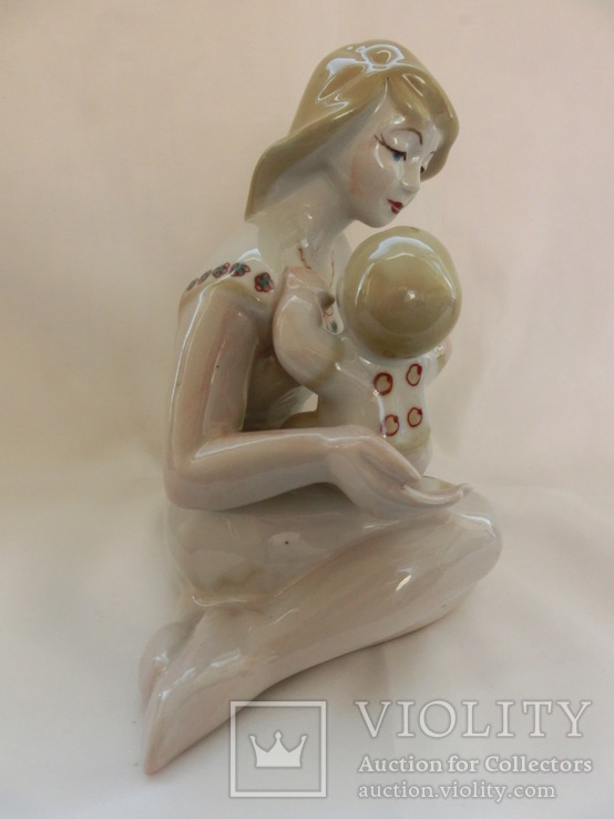 Фарфоровая статуэтка Мать и Дитя, фото №4