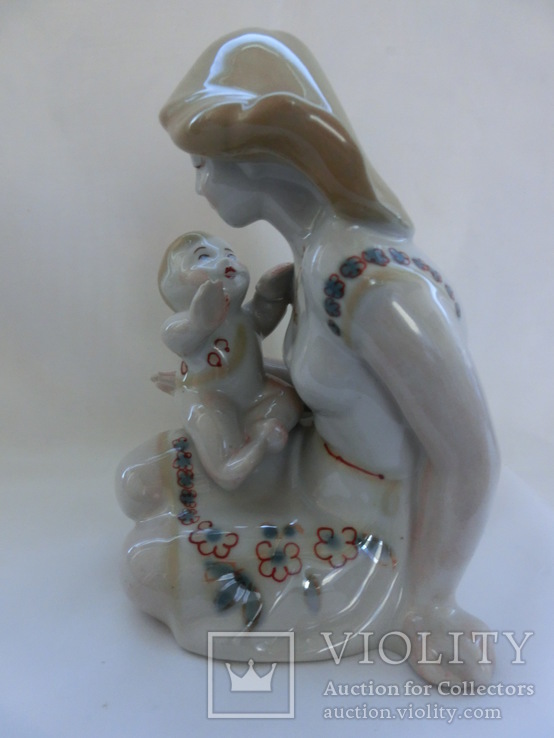Фарфоровая статуэтка Мать и Дитя, фото №5