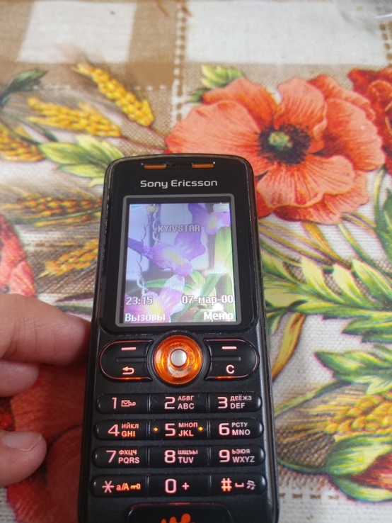 Телефон Sony Ericsson W200, photo number 3