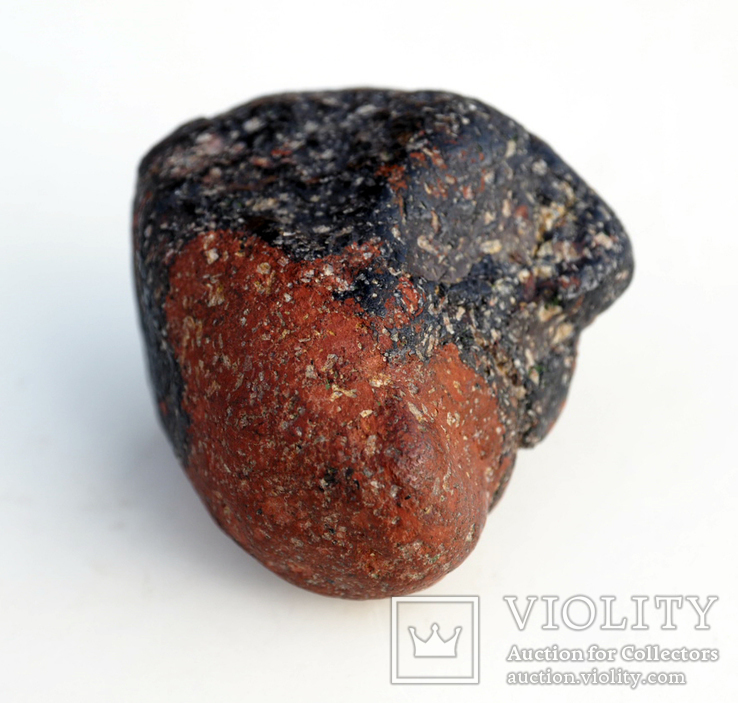 Необычный магнитный камень с корой плавления, фото №3